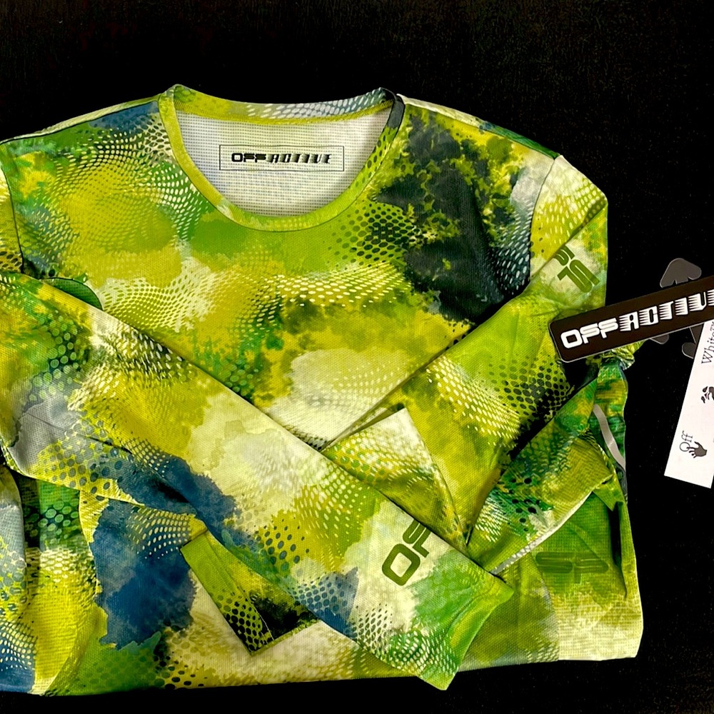New with tags Mens Off-White long sleeve active shirt